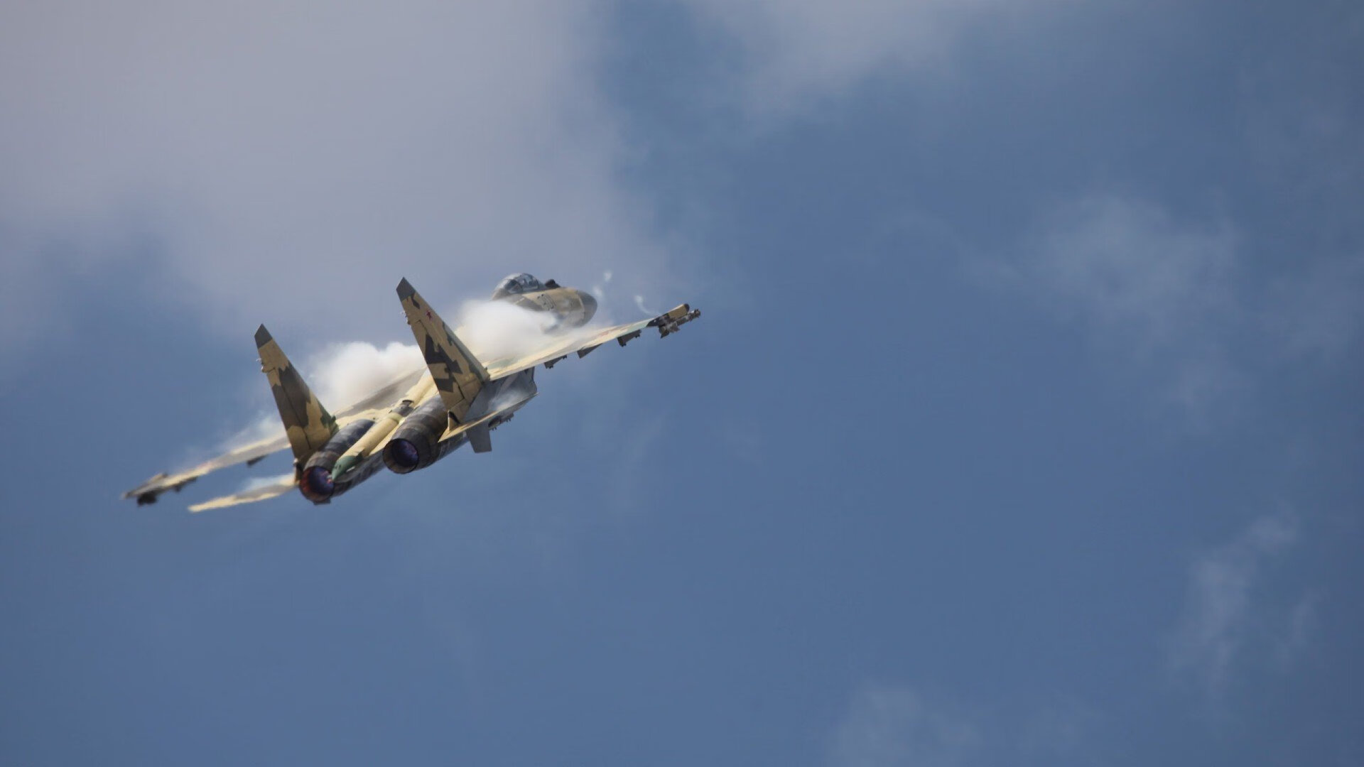 开云电子竞技-关键三分！张伟燃爆全场，北京逆转战胜上海，张伟战绩